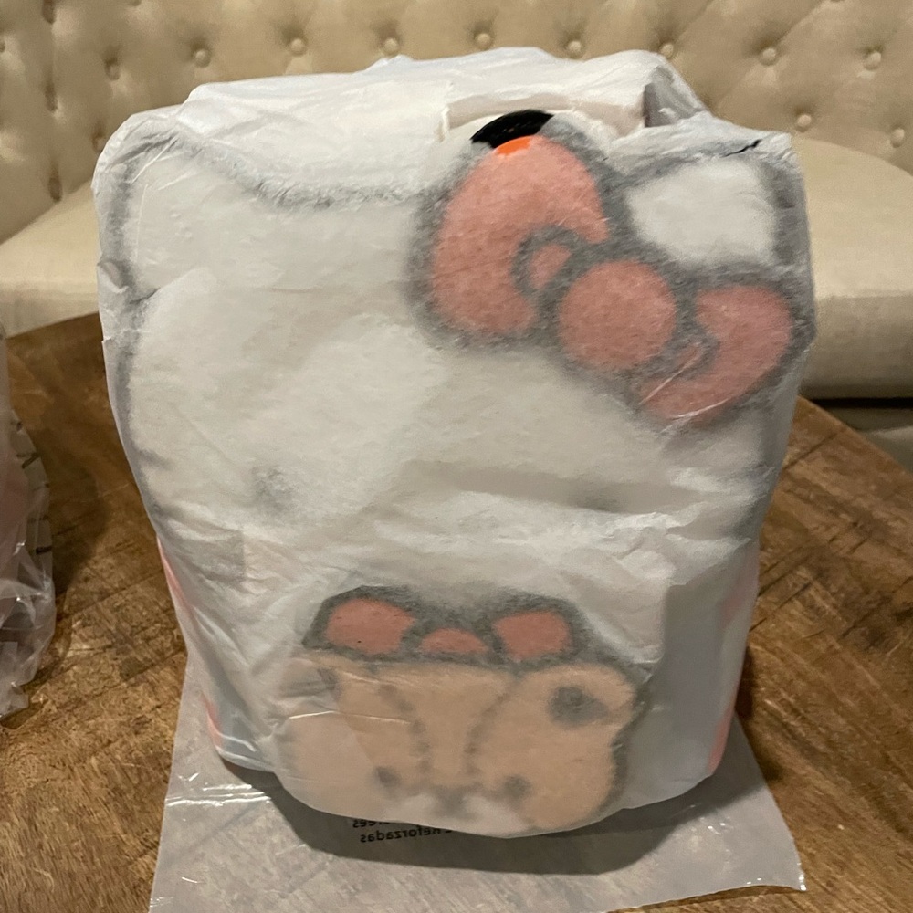 Hello Kitty Back Pack - Picture 5 of 8